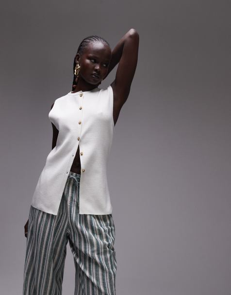 Topshop – Westen-Top aus Strick in Elfenbein mit Schlitzausschnitt - view 1