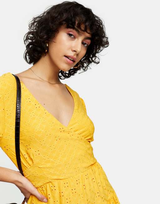 Topshop – Wickelkleid mit Lochstickerei in Orange, 3 von 4