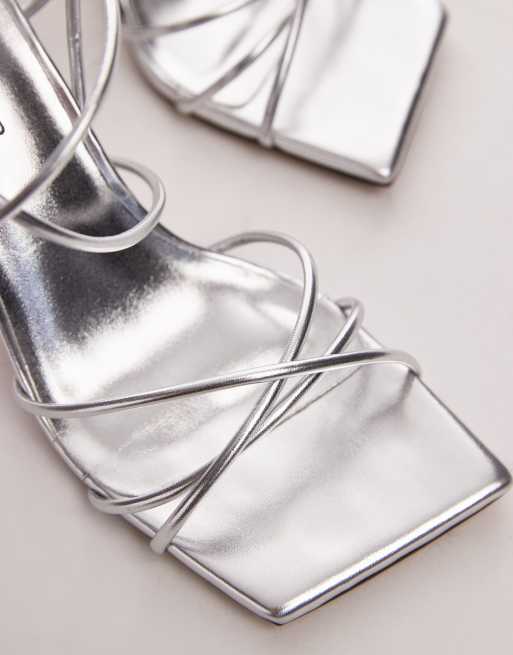 Topshop Wide Fit - Georgina - Sandali a pianta larga con tacco e listini argento, 2 di 4