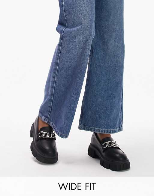 Topshop Wide Fit – Lilah – Loafer in Schwarz mit dicker Sohle und Kettenverzierung, in weiter Passform