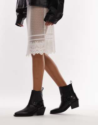 Topshop Wide Fit - Maxy - Leder-Cowboystiefel in Schwarz mit Gurtdetail, weite Passform