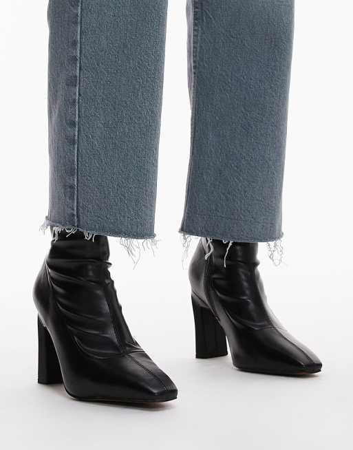 Topshop - Wide Fit - Orry - Sorte og højhælede støvler med spids tå