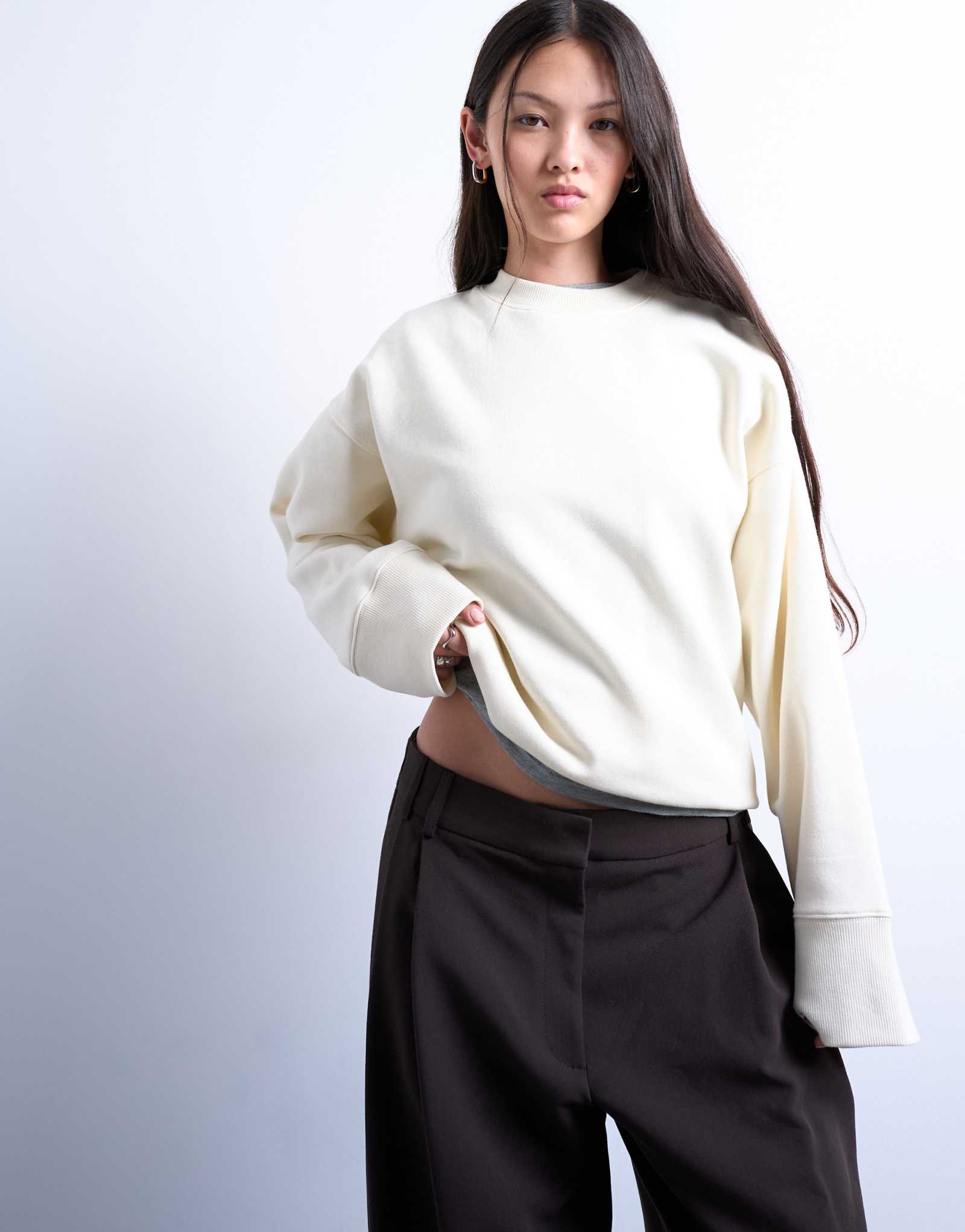 Толстовка Topshop с широким рукавом цвета экрю