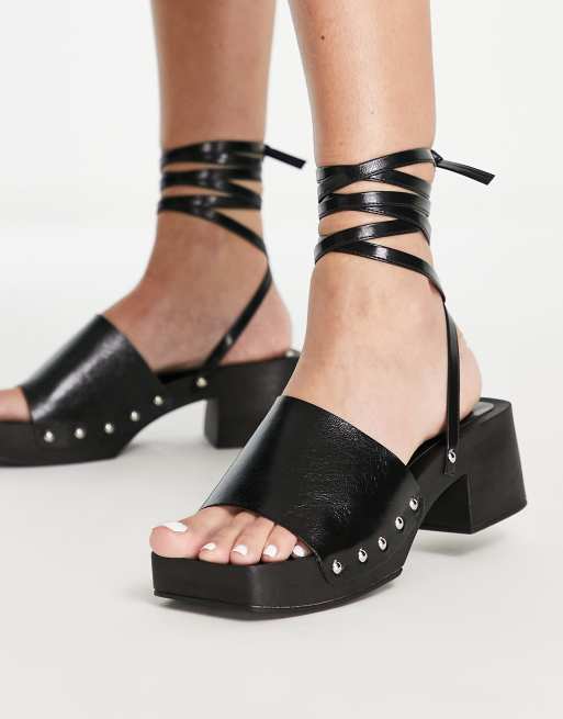 Topshop - Willa - Zoccoli con tacco medio neri allacciati alla caviglia