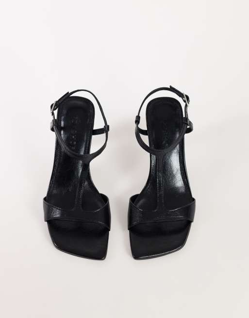 Topshop Willow T bar banana heel sandals in black, 3 of 4