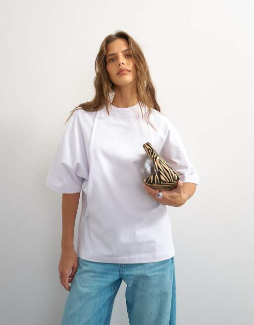 Topshop X Cara T-shirt aperta dietro in ecru, 2 di 4