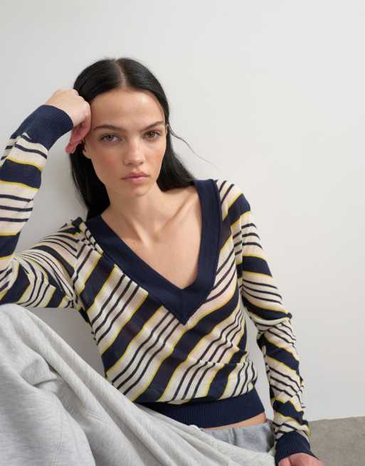 Topshop x Talia Byre pull col V en laine mérinos semi-transparent à rayures écru, 4 de 4