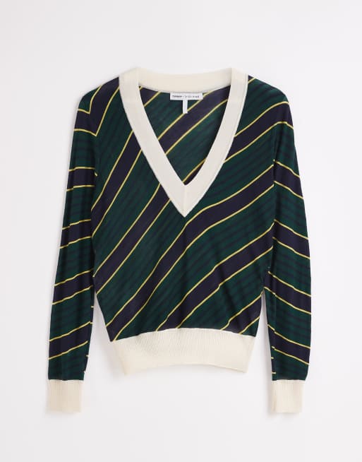 Topshop x Talia Byre pull col V en laine mérinos semi-transparent à rayures vertes, 5 de 6
