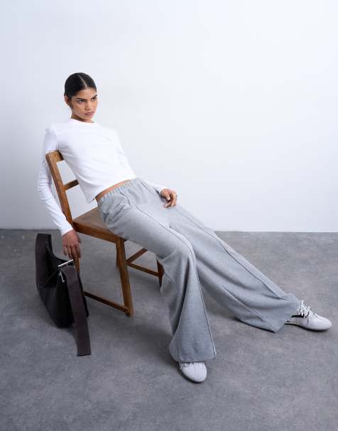 Topshop - Zachte geborstelde broek met platgestikte plooien in grijs - view 1