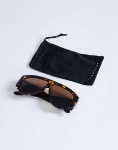 Model wearing Zante aviator sunglasses in tortoise