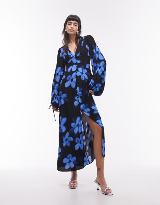 Topshop – Zapinana na guziki sukienka maxi z dekoltem w szpic w niebieski kwiatowy wzór
