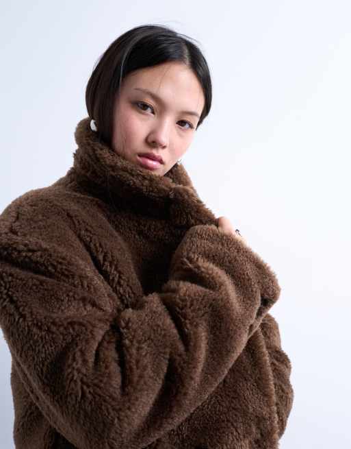 Topshop – Zweireihiger, langer Mantel aus Teddystoff in Braun, 3 von 4