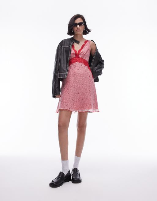 Topshop - Zwierige mini-jurk met gebloemd kant en print in rood