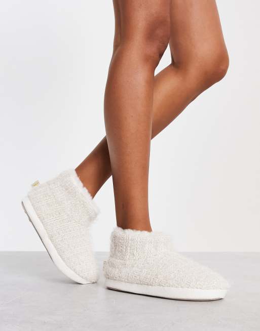 Cable knit hot sale slipper boots