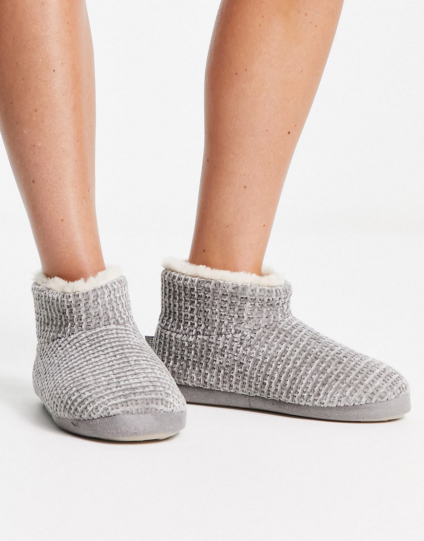 cable knit boot slipper in gray