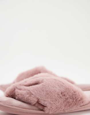 totes fluffy slippers