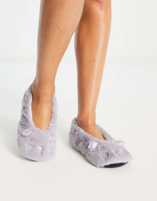 Totes fluffy sale slippers