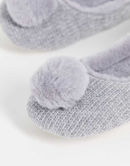 Totes pom pom online slippers