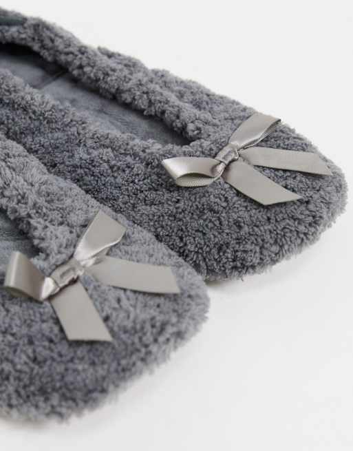 Silver on sale isotoner slippers