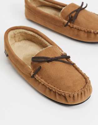 Totes moccasin slippers in tan with faux fur lining-Brown