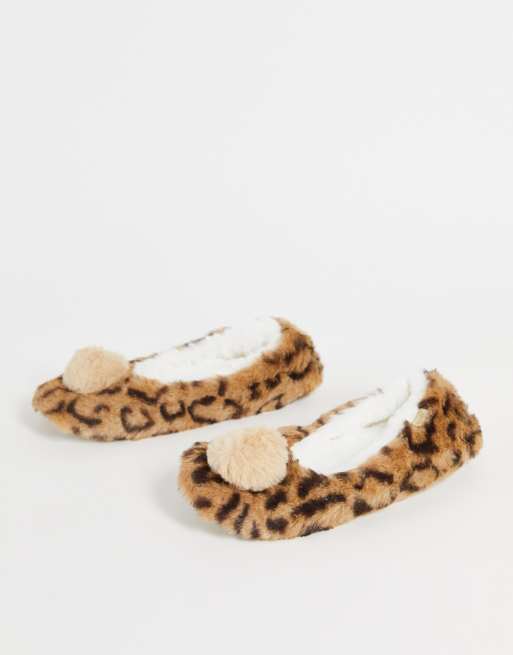 Totes - Pantofole stile ballerine con pompon in pelliccia sintetica leopardata