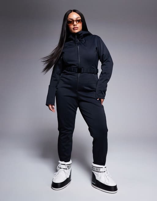 Traje de esquí negro de corte pitillo con cinturón y capucha de 4505 Curve 
