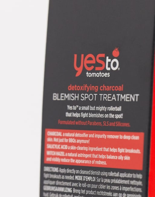 Tratamiento desintoxicante de carbón para imperfecciones y granitos de Yes To Tomatoes, 3 de 4