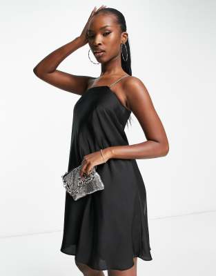 Trendyol - Fließendes One-Shoulder-Minikleid in Schwarz