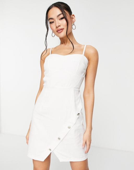 Trendyol – Kleid in Weiß mit asymmetrischer Knopfleiste