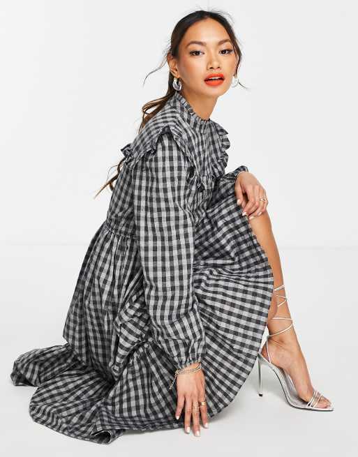 Trendyol – Langärmliges Midikleid in Grau mit Rüschen vorne
