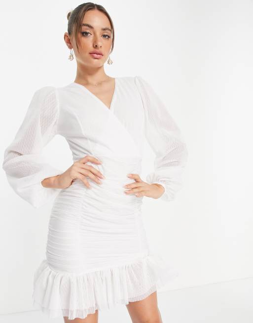 Trendyol – Minikleid aus Mesh in Weiß mit Wickeldetail vorne und Ballonärmeln