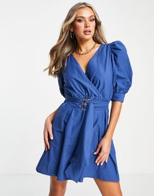 Robes Trendyol - Robe ceinturée courte à manches bouffantes - Bleu