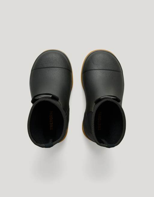 Tretorn Blasia waterproof chelsea boots in black/gum, 2 of 4