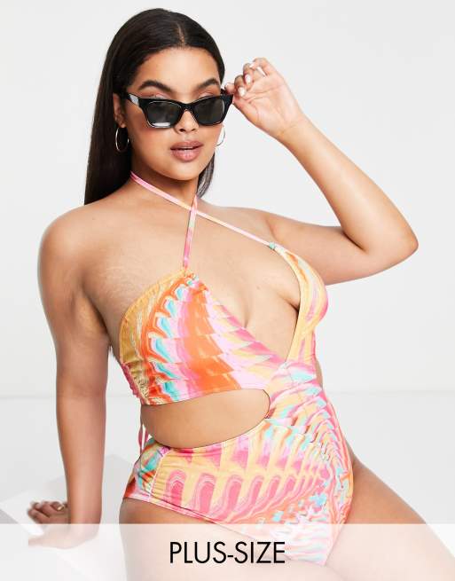Trikini en tonos arcoíris con estampado abstracto y cuello halter de SIMMI Plus