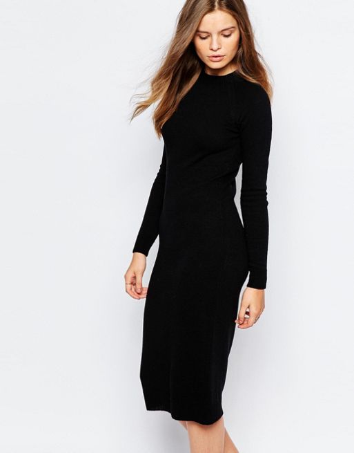 Черное трикотажное платье с длинным рукавом с чем носить