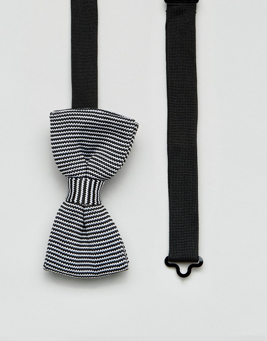 фото Трикотажный галстук-бабочка в полоску 7x-черный