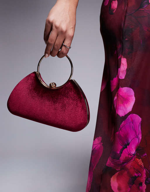 True Decadence - Bordeaux clutch-taske i velour med guldfarvet aftagelig crossbody-strop