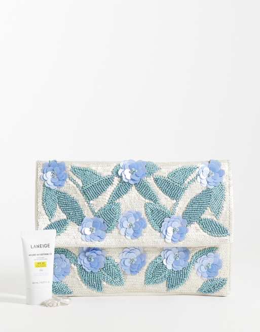 True Decadence clutch med blomsterpynt i tealblå, 2 af 4