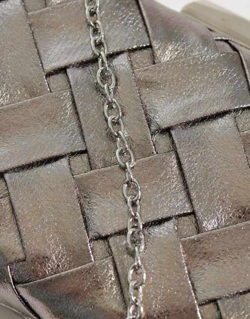 True Decadence – Clutch-Tasche in Silber-Metallic mit Webstruktur, 3 von 4