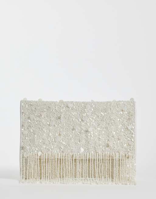 True Decadence clutch tipo sobre con flecos de cuentas en blanco, 1 de 4