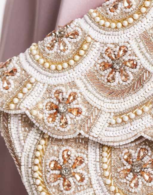 True Decadence - Cremefarvet og guldfarvet bølget kuvert-clutch med perleudsmykning, 2 af 4