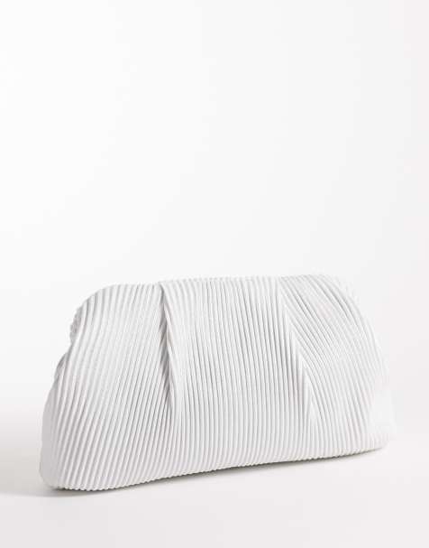 True Decadence - Cremehvid clutch-taske med plisseringer og crossbody-rem - view 1