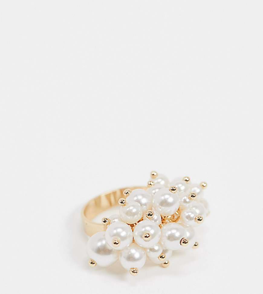 True Decadence Exclusive pearl cluster statement ring-Cream