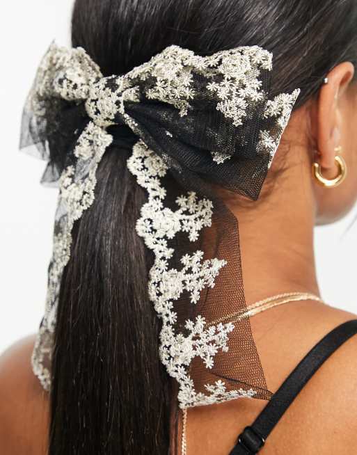 True Decadence - Fermaglio per capelli a fiocco nero e crema in pizzo, 4 di 4