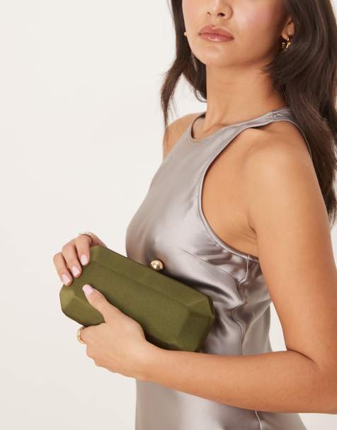 True Decadence - Harde clutch tas van satijn in groen - view 1