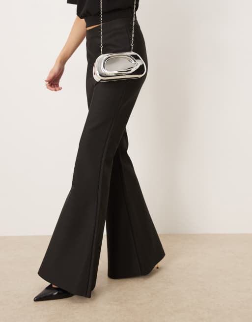 True Decadence – Hartschalen-Clutch in Silber mit Griffdetail , 4 von 4
