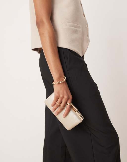 True Decadence - Metallic guldfarvet og firkantet clutch-taske med børstet finish, 2 af 3