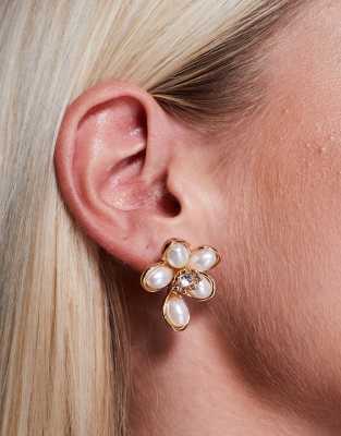 True Decadence True Decadence pearl flower stud earrings-Gold