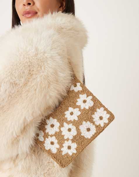True Decadence – Perlenbesetzte Schultertasche in Gold mit Blumendetails - view 1
