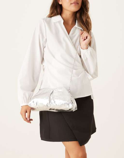 True Decadence – Pillow – Silverfärgad, metallisk kuvertväska, 3 av 4